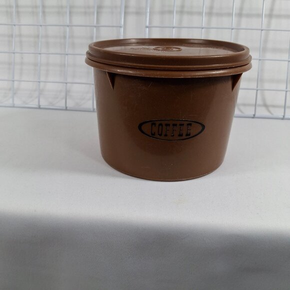 Vintage Collectible Tupperware #263 Coffee Canister Brown w Lid D 6 x H 4.25 In - Picture 1 of 14